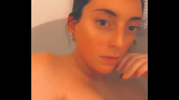 PLETHORA 95 SHOWS BIG NATURAL BOOBS IN BATHTUB twitch streamer nude